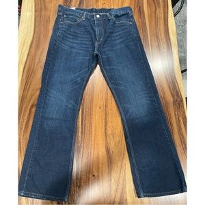 527 Levi’s size 38x32
